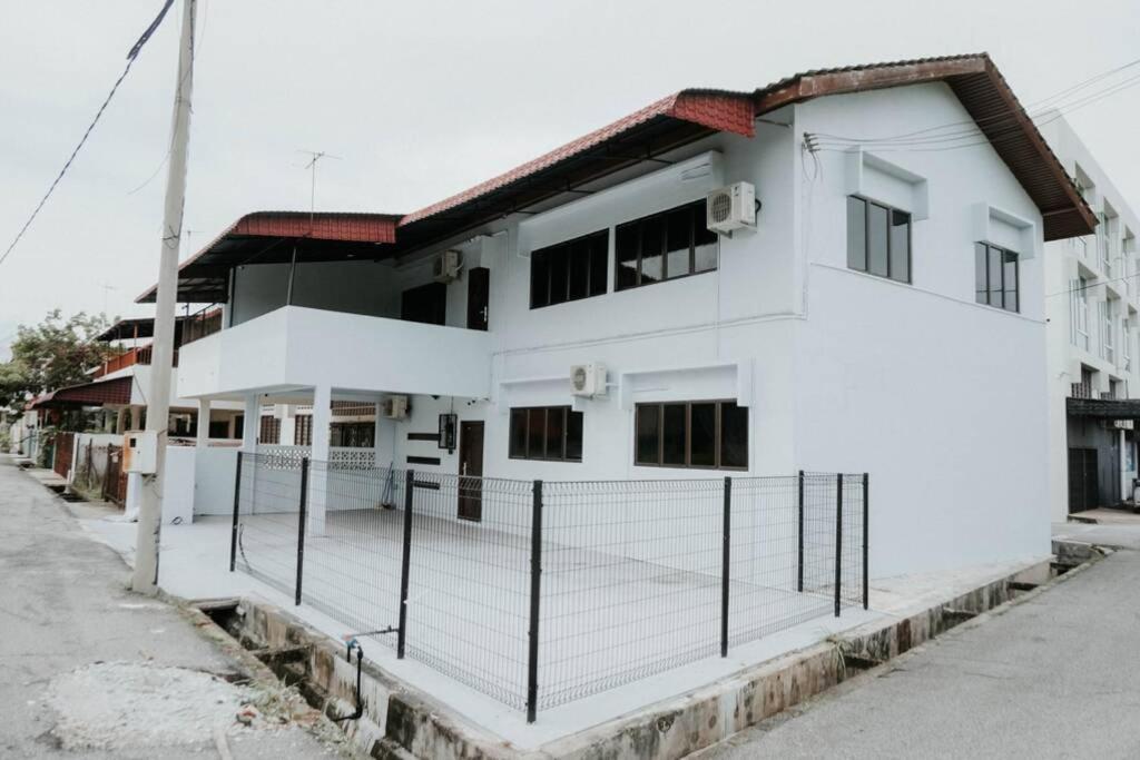 Exclusive Double Storey Homestay 关丹 外观 照片